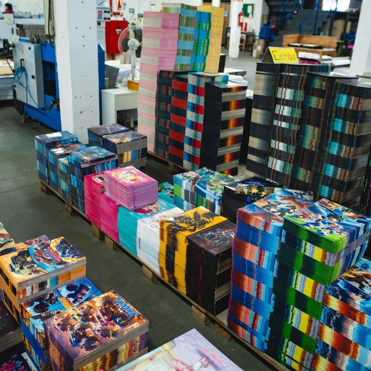 Cadernos e produtos Troppo em composição